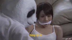 Phát hiện em kế gọi video sex với trai trong toilet