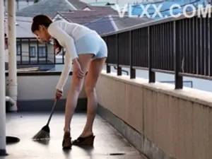 Cô sinh viên 18 tuổi siêu trẻ, mập mạp vẫn còn trinh trong phòng ngủ đơn giản