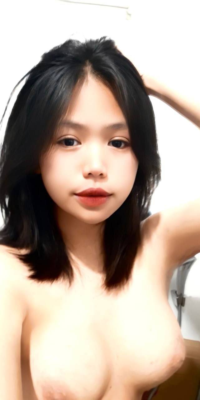 Cháu có muốn nếm thử mùi lồn của cô không